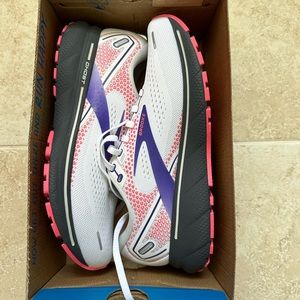 Women’s Brooks Ghost 14 New in Box 8.5